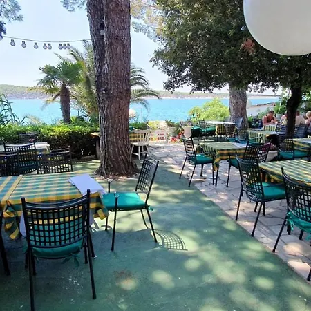 Guest house Rab Elizabeta First Line To The Sea Barbat na Rabu